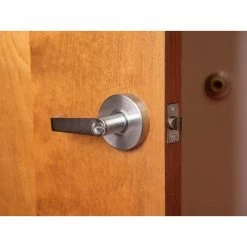 Global Door Controls Eiffel Series Standard Duty Brushed Chrome Commercial Cylindrical Privacy Bed/Bath Door Handle with Lock and Clutch -Global Door Controls Shop global door controls privacy door handles gal 1140l r 626 1f 1000